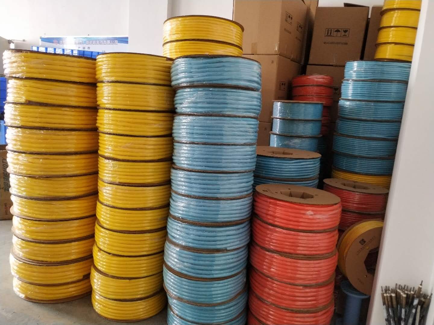 彩色開口自卷式套管大量生產(chǎn)中歡迎下單！